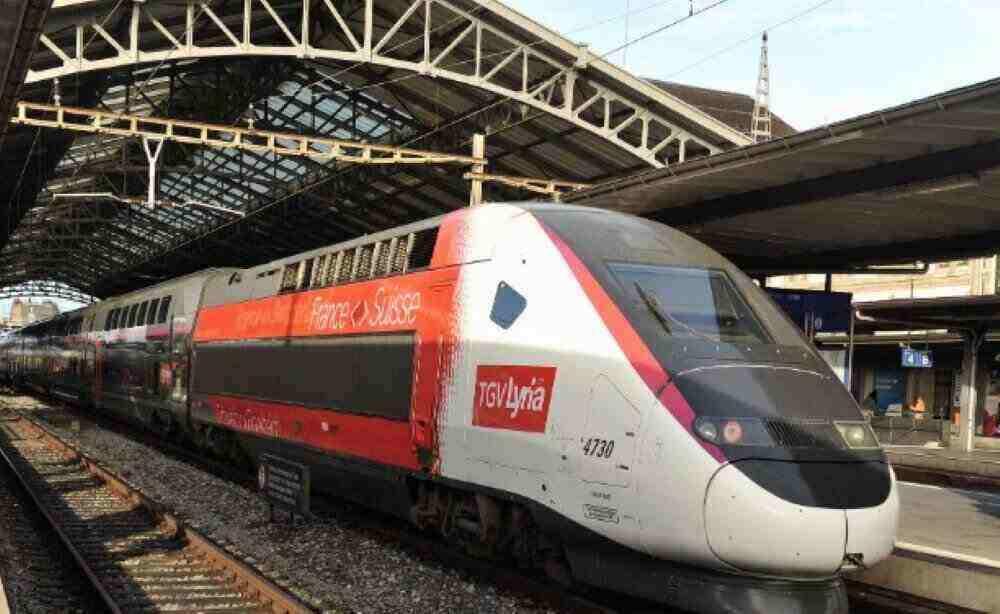 Zug gegen Flugzeug: Da in Frankreich viele Inlandsflüge verboten sind testen wir das Schienennetz Zug gegen Flugzeug: Da in Frankreich viele Inlandsflüge verboten sind testen wir das Schienennetz