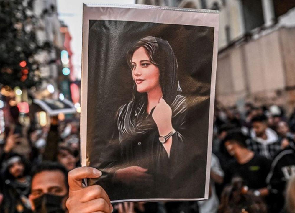 Wie Mahsa Amini zum Freiheitssymbol für Iranerinnen und Iraner wurde Wie Mahsa Amini zum Freiheitssymbol für Iranerinnen und Iraner wurde