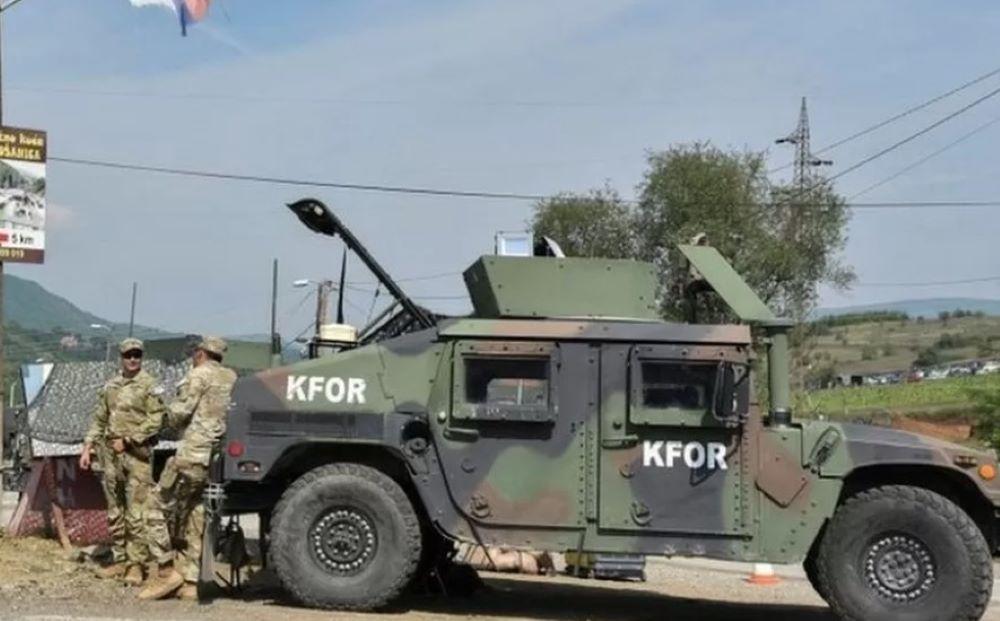 Vergleiche mit Russlands Einmarsch in Ukraine - "Beispielloser" Aufmarsch serbischer Truppen an Grenze zum Kosovo Vergleiche mit Russlands Einmarsch in Ukraine - "Beispielloser" Aufmarsch serbischer Truppen an Grenze zum Kosovo