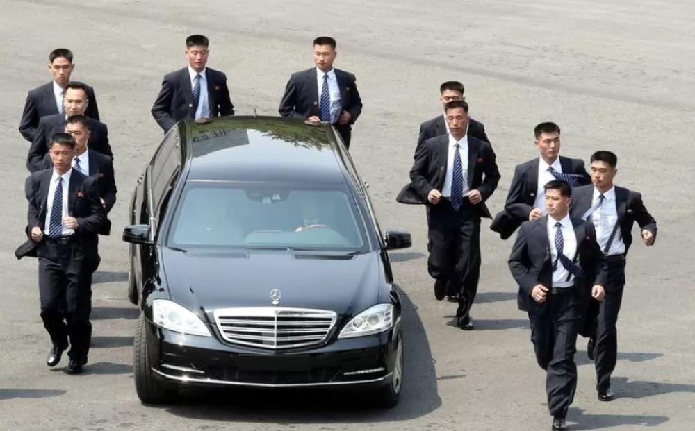 Züge, Boote und Flugzeuge: Wie Nordkoreas Machthaber Kim Jong Un ins Ausland reist Züge, Boote und Flugzeuge: Wie Nordkoreas Machthaber Kim Jong Un ins Ausland reist