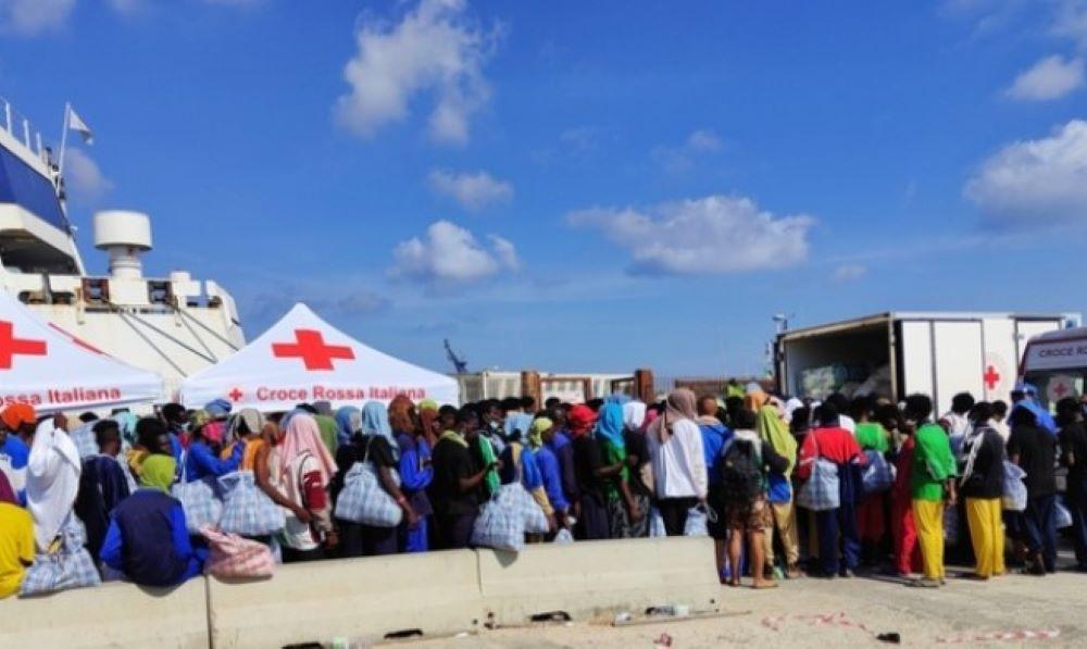 Italien: Lampedusa ruft den Notstand aus nach Ankuft von mehr als 5000 neuen Migranten Italien: Lampedusa ruft den Notstand aus nach Ankuft von mehr als 5000 neuen Migranten