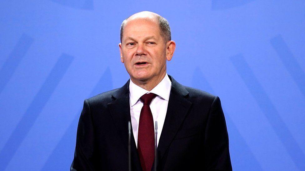 Olaf Scholz wird Untätigkeit beim "Deutschland-Pakt" vorgeworfen Olaf Scholz wird Untätigkeit beim "Deutschland-Pakt" vorgeworfen