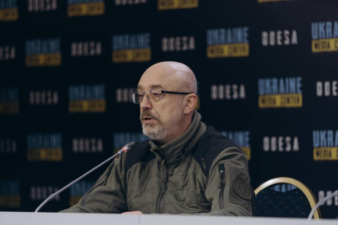 "Das Ziel ist Zerstörung der Ukraine": Ex-Verteidigungsminister warnt Westen vor Putins Ziel