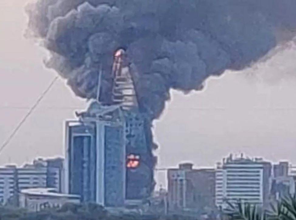 Sudan-Konflikt: Wolkenkratzer in Khartum geht in Flammen auf Sudan-Konflikt: Wolkenkratzer in Khartum geht in Flammen auf