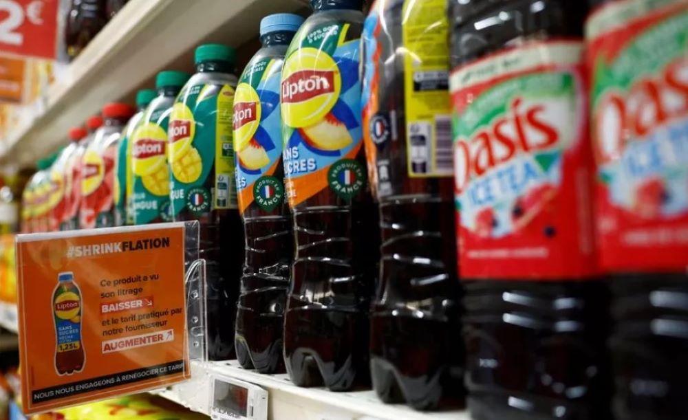 Weniger Inhalt: Französischer Supermarkt stellt Warnschilder zur "Schrumpfflation" auf Weniger Inhalt: Französischer Supermarkt stellt Warnschilder zur "Schrumpfflation" auf