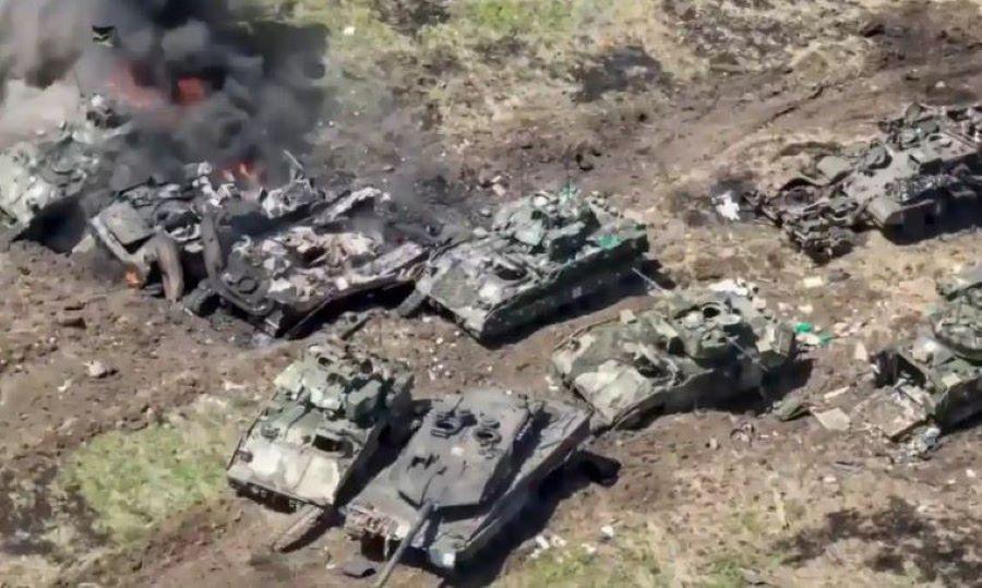 Challenger und Leopard-Panzer zerstört: "Es ist ein zermürbender Kampf" Challenger und Leopard-Panzer zerstört: "Es ist ein zermürbender Kampf"