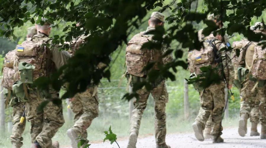 Flucht über die grüne Grenze - Ukraine sucht hundertausende verschwundene Wehrpflichtige Flucht über die grüne Grenze - Ukraine sucht hundertausende verschwundene Wehrpflichtige
