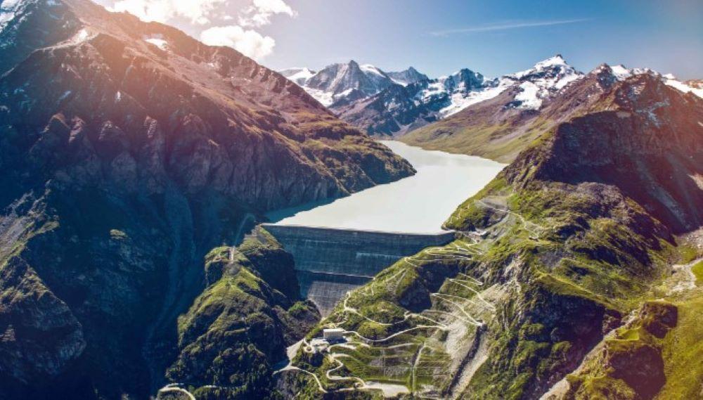 Schweiz: Kanton Wallis stimmt über Plan zur Errichtung Solarparks an alpinen Berghängen ab Schweiz: Kanton Wallis stimmt über Plan zur Errichtung Solarparks an alpinen Berghängen ab