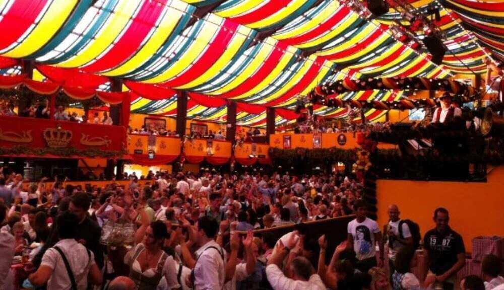 Übergriffe auf dem Oktoberfest: Mehrere Fälle mit Verdacht auf K.-o.-Tropfen Übergriffe auf dem Oktoberfest: Mehrere Fälle mit Verdacht auf K.-o.-Tropfen