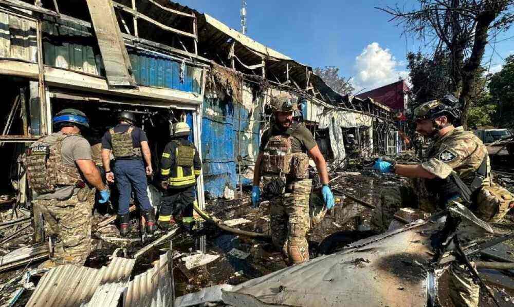 Tragödie auf dem ukrainischen Markt möglicherweise durch fehlgeleitete ukrainische Rakete verursacht Tragödie auf dem ukrainischen Markt möglicherweise durch fehlgeleitete ukrainische Rakete verursacht