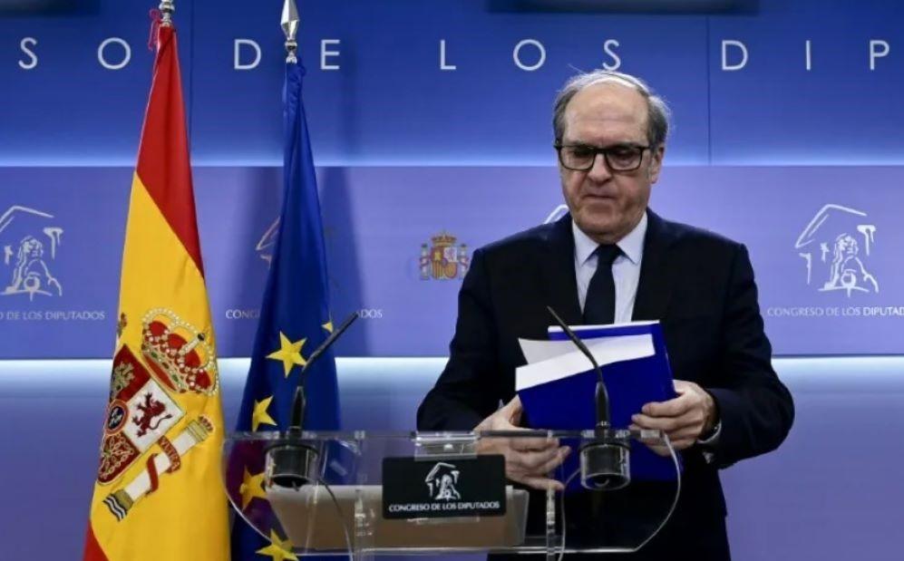 Spaniens nationaler Ombudsmann Angel Gabilondo sagte, die Reaktion der katholischen Kirche auf Fälle von Kindesmissbrauch unter Beteiligung von Geistlichen sei "unzureichend" Missbrauchsvorwürfe durch spanische Geistliche - Untersuchung listet über 200.000 Fälle an Kinder auf
