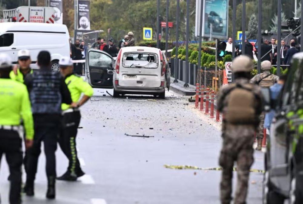 "Ein letztes Zucken des Terrors" - Explosion vor Gebäude des Innenministeriums in der Türkei "Ein letztes Zucken des Terrors" - Explosion vor Gebäude des Innenministeriums in der Türkei