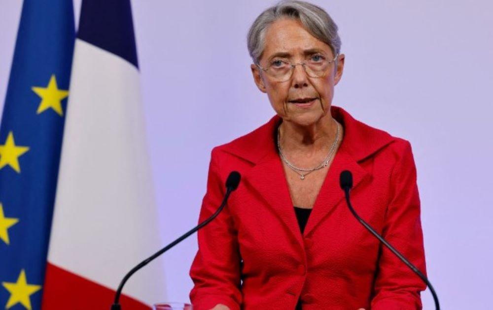Premierministerin Borne sicherte den Kommunen 100 Millionen Euro Hilfsgelder zur Beseitigung der massiven Schäden zu Frankreich will nach den schweren Krawallen härter durchgreifen