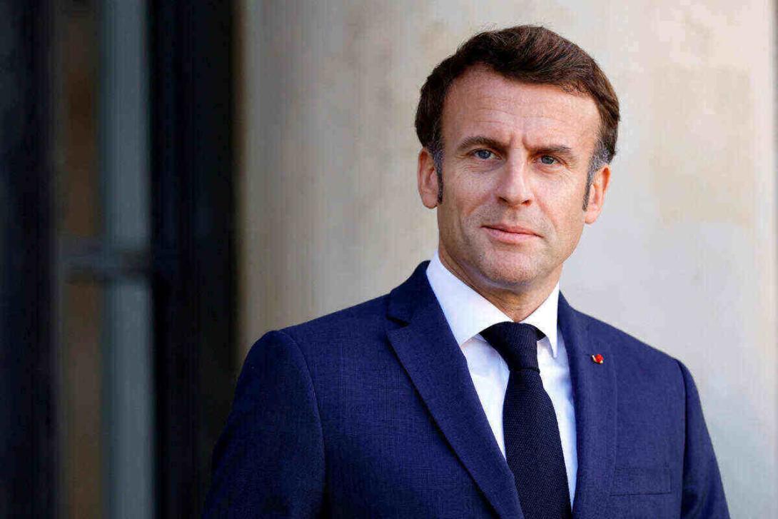 Präsident Macron verspricht, dass das verfassungsmäßige Wahlrecht bis zum nächsten Jahr "unumkehrbar" wird Frankreich will Abtreibungsrechte in der französischen Verfassung verankern
