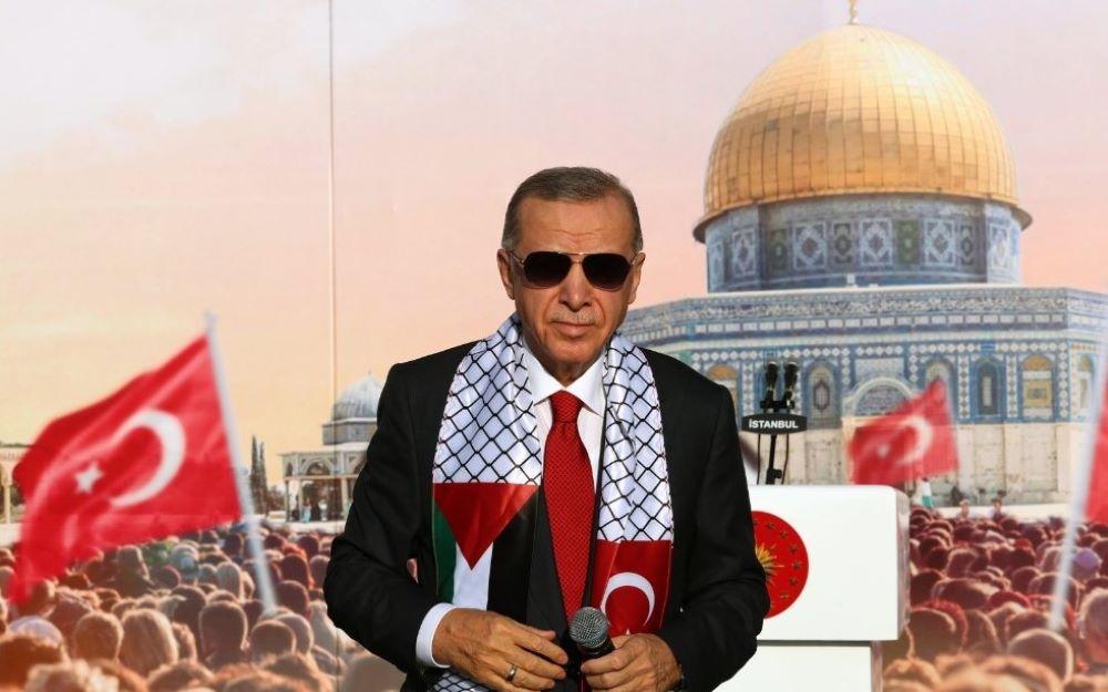 Der türkische Präsident Recep Tayyip Erdogan wirft Israel bei einer propalästinensischen Massenkundgebung vor, "Kriegsverbrechen" zu begehen Die Türkei feiert ihr 100-jähriges Bestehen im Schatten des Gaza-Krieges
