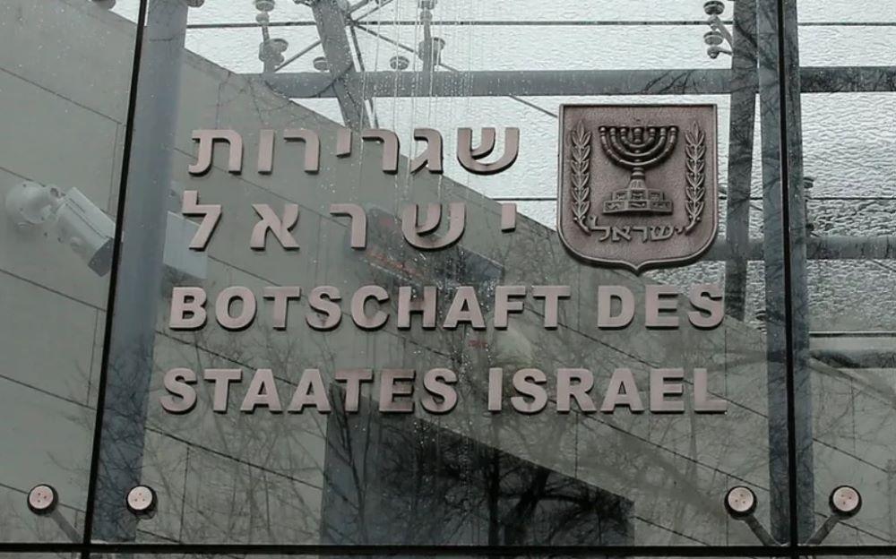 Polizei verstärkt Schutz jüdischer und israelischer Einrichtungen in Berlin nach Hamas-Angriff Polizei verstärkt Schutz jüdischer und israelischer Einrichtungen in Berlin nach Hamas-Angriff