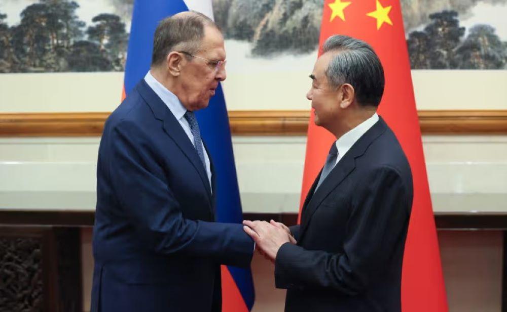 Russlands Spitzendiplomat Lawrow ist in Peking eingetroffen - Putin Reise nach Nordkorea erwartet Russlands Spitzendiplomat Lawrow ist in Peking eingetroffen - Putin Reise nach Nordkorea erwartet