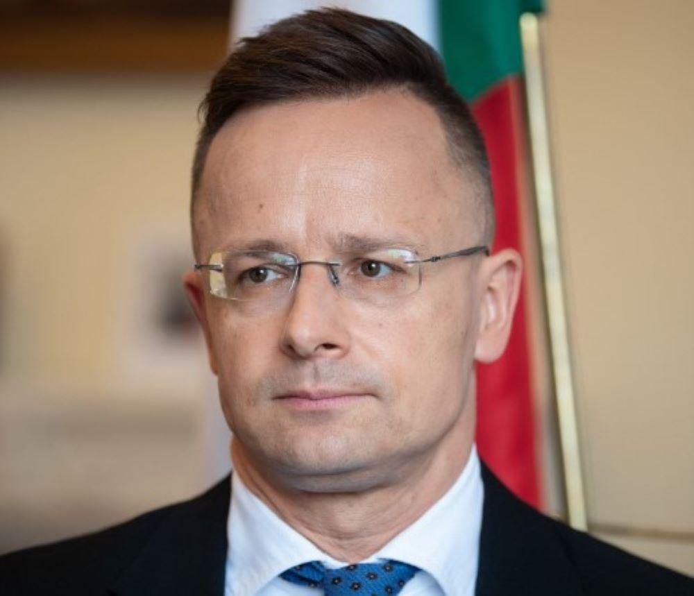 Ungarns Außenminister deutet an, dass Budapest die EU-Militärhilfe für die Ukraine weiterhin blockieren wird
