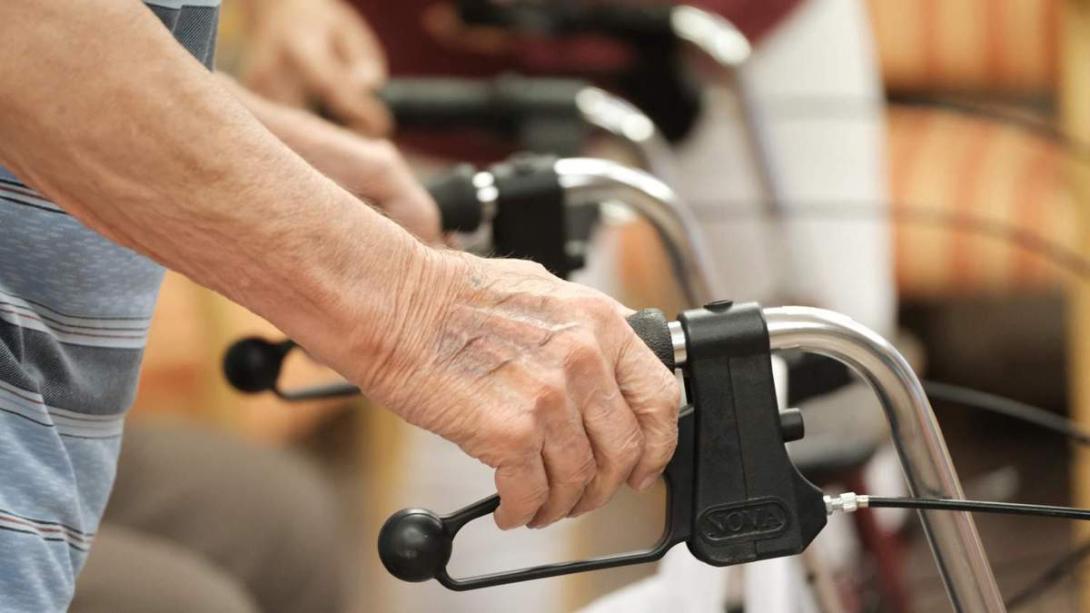 Trotz benötigter Pflegereform - Entwicklung im Bereich der Pflegeberufe mit positivem Trend Trotz benötigter Pflegereform - Entwicklung im Bereich der Pflegeberufe mit positivem Trend