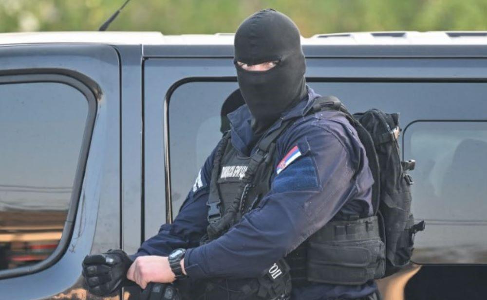 Die serbische Polizei hat sechs Personen nach dem Zwischenfall festgenommen Tödlicher Schusswechsel zwischen Migranten nahe der Grenze zu Ungarn
