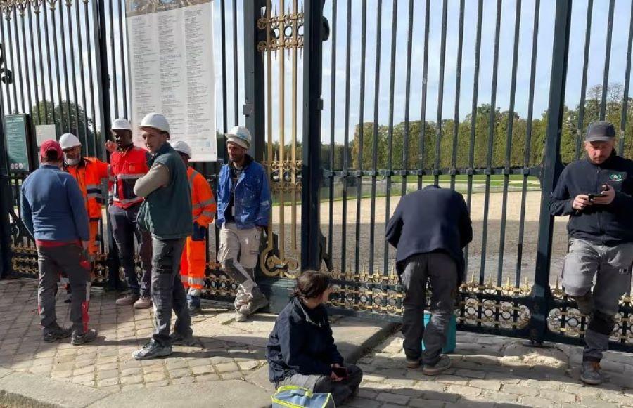 Frankreich: Schloss Versailles nach zweiter Bombendrohung innerhalb von vier Tagen evakuiert Frankreich: Schloss Versailles nach zweiter Bombendrohung innerhalb von vier Tagen evakuiert