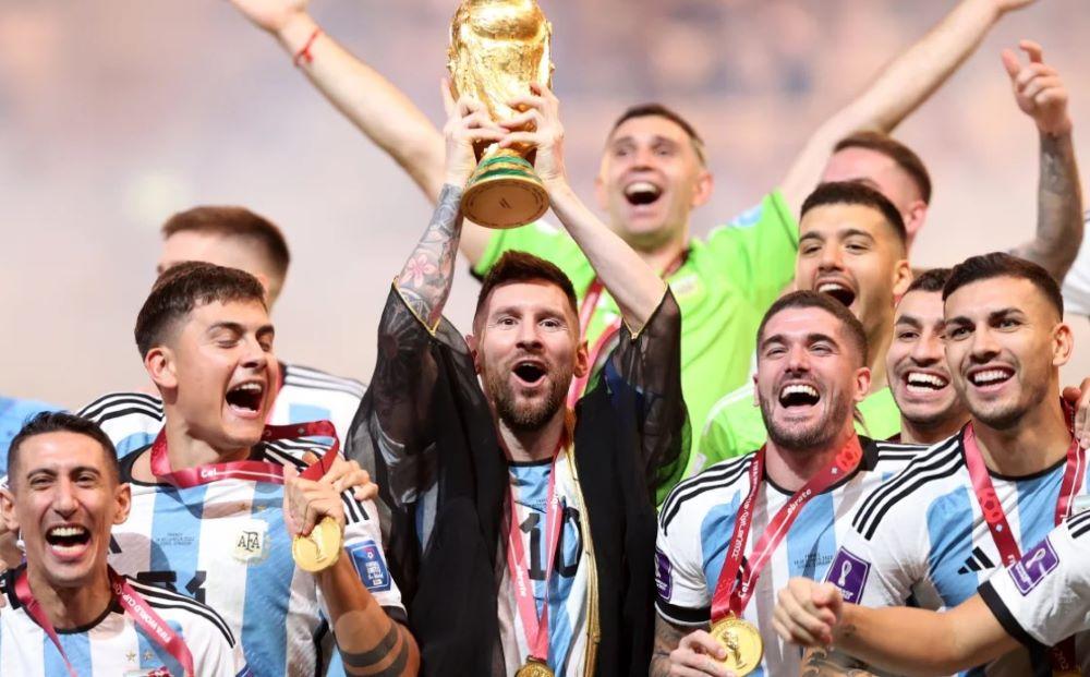 FIFA-Pläne für Mega-WM 2030: Infantinos nächste Schnapsidee FIFA-Pläne für Mega-WM 2030: Infantinos nächste Schnapsidee