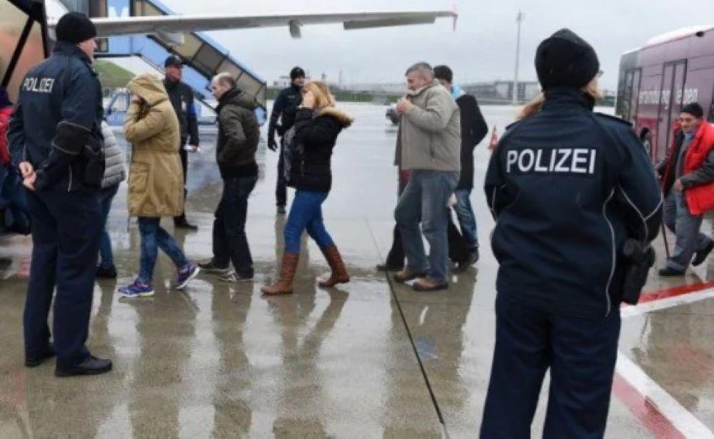 Am Montag beraten die Regierungschefinnen und -chefs der Länder mit Bundeskanzler Olaf Scholz (SPD) über zahlreiche Themen - darunter etwa die Finanzierung der Flüchtlingsunterbringung Ruf nach Reduzierung der Asylbewerberzahlen - "Die Kommunen sind am Anschlag"
