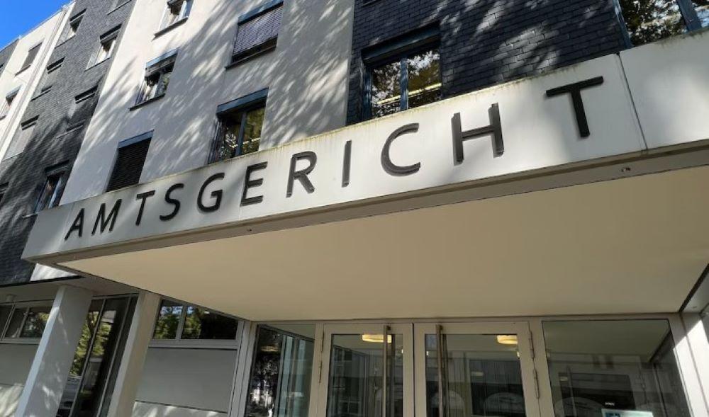 Sicherheitsbehörden haben offenbar einen schweren islamistischen Anschlag in der Vorweihnachtszeit in Deutschland verhindert. Gegen einen 15-Jährigen wurde Haftbefehl erlassen. Das Amtsgericht in Leverkusen