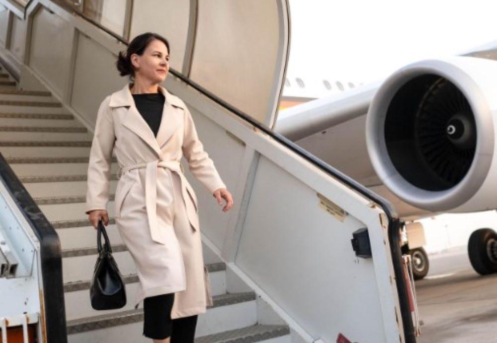 Annalena Baerbock Bundesministerin des Auswärtigen Baerbock verteidigt Reise zu OSZE-Ministertreffen mit Russland