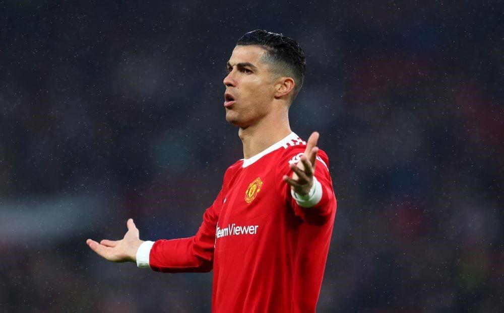 Der günstigste NFT aus der Sammlung kostete bei seinem Verkaufsstart im November 2022 77 US-Dollar – ein Jahr später lag der Preis jedoch bei etwa 1 US-Dollar. Die Kläger behaupten, dass Ronaldos Werbung für Binance zu einem "Anstieg der Suchanfragen um 500 %" nach der auf den Kaimaninseln registrierten Krypto-Börse geführt habe. Fußballer Cristiano Ronaldo sieht sich in den USA einer Sammelklage gegenüber