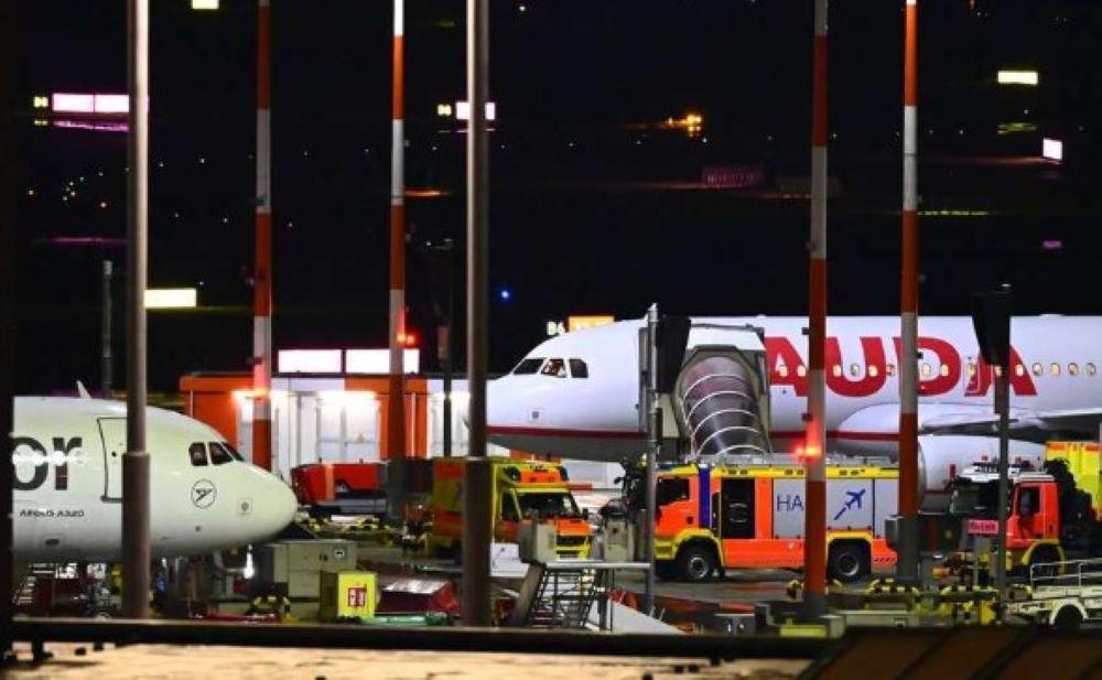 Das vierjährige Mädchen scheint unverletzt zu sein Nach mehr als 18 Stunden - Geiselnahme am Hamburger Flughafen beendet