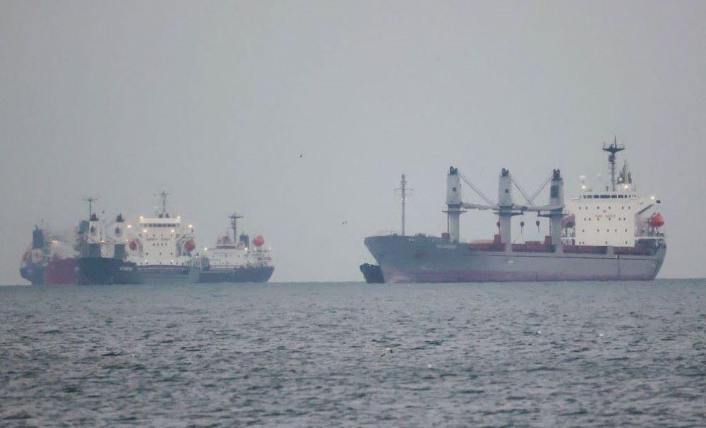 Als Russland im Juli eine Vereinbarung über sichere Getreideausfuhren via Schwarzes Meer aufkündigte, war das ein Schlag für die Ukraine. Inzwischen gibt es für Exporteure einen neuen Weg über die See, den sie zunehmend nutzen - trotz Risiken. Neuer Korridor im Schwarzen Meer: Ukraine kann wieder mehr Getreide verschiffen