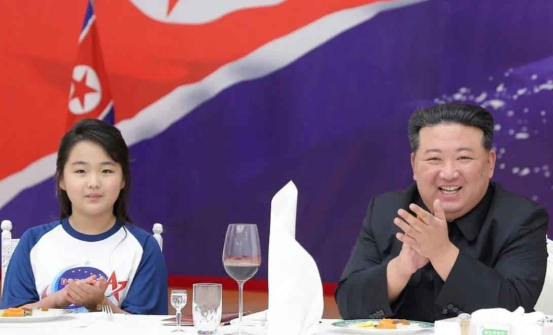 Kim Jong Un nahm mit seiner Tochter an dem Festbankett teil