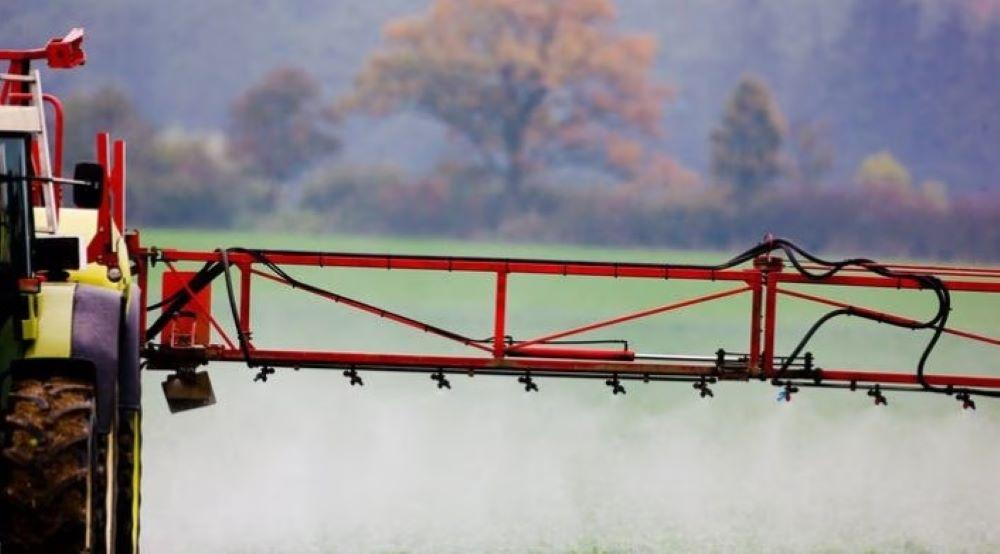 CDU nannte es einen wichtigen Schritt für die europäische Landwirtschaft, dass Glyphosat auch in Zukunft eingesetzt werden darf. Zulassung von Unkrautvernichter Glyphosat in EU wird verlängert