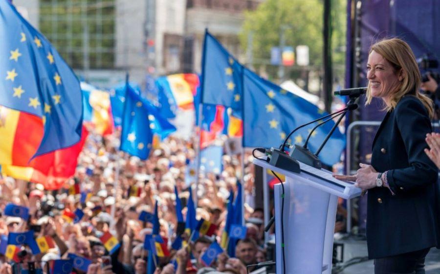 Vorsitzende des EU-Parlaments, Roberta Metsola, spricht auf einer Kundgebung in Moldawien zum EU-Beitritt Beschleunigter Weg Moldawiens und Ukraine in die EU ist ein Zeichen für den schwindenden Einfluss Russlands