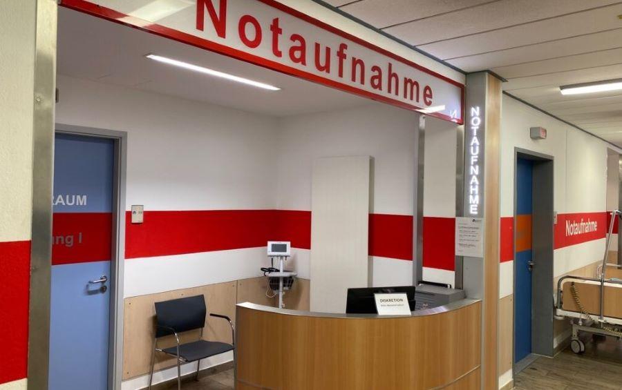 Vorschläge, Notärztinnen und -ärzte in bestimmten Fällen durch zusätzlich qualifizierte Sanitäterinnen und Sanitäter zu ersetzen, lehnte der Marburger Bund ab Marburger Bund dringt auf Reformen bei Krankenhäusern und Rettungsdienst