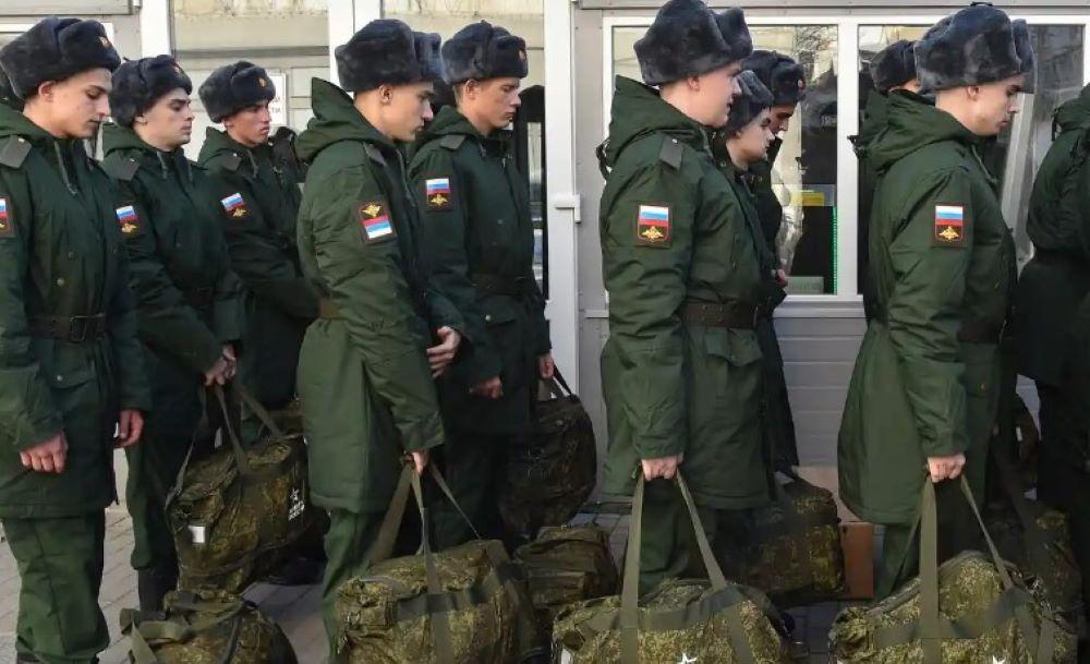 Immer wieder kommt es in Russland zu Brandanschlägen gegen russische Kreiswehrersatzämter. In dieser Woche gab es erneut eine große Welle an Brandangriffen. Die mutmaßlichen Täterinnen und Täter sind meistens über 70 Jahre alt. Erneut Brandanschlagsserie gegen russische Kreiswehrersatzämter