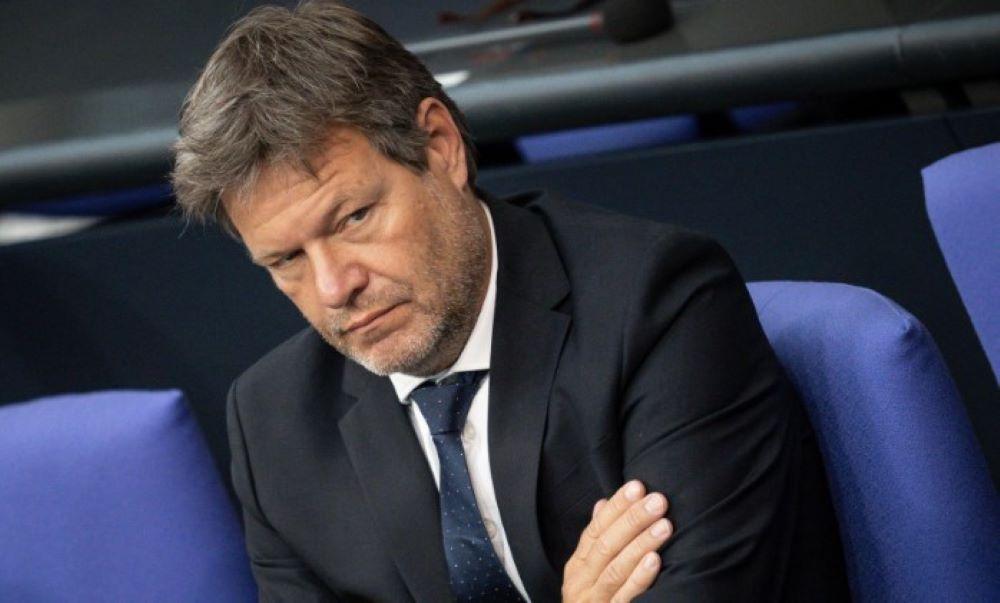Noch gibt es keine Antwort, wie die Ampel mit dem Urteil des Bundesverfassungsgerichts umgehen wird. Doch der Ton wird schärfer. Robert Habeck redete sich bereits in Rage. Wirtschaftsminister Habeck beendete Zurückhaltung zu Preisbremsen
