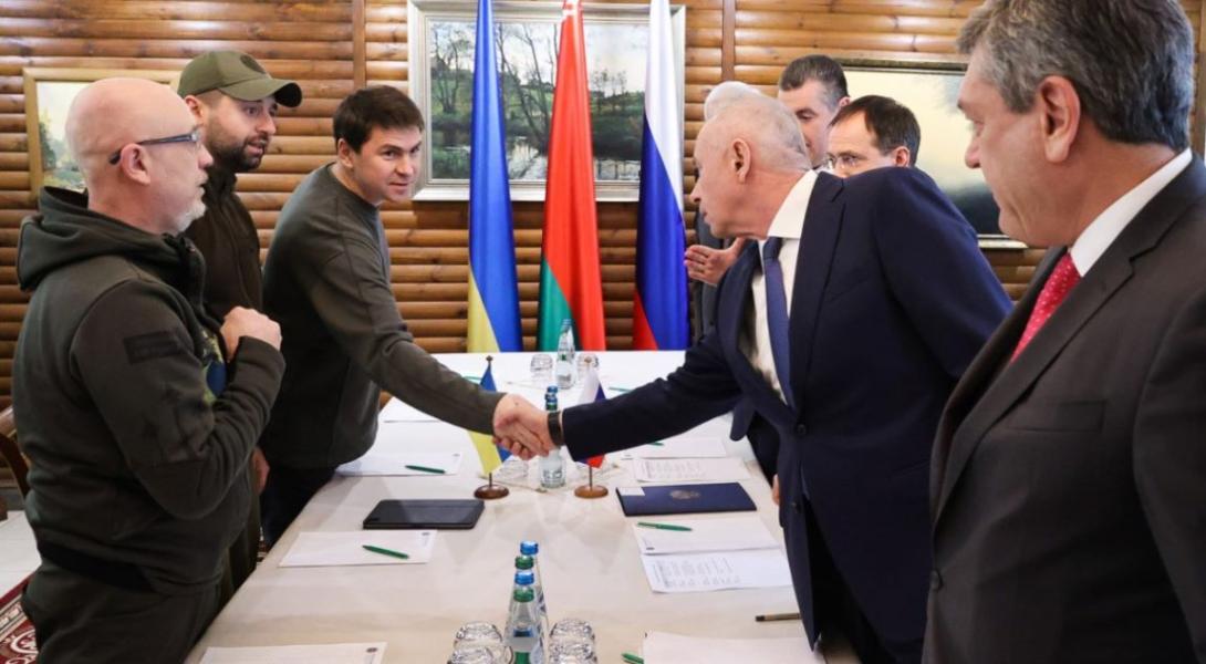 Auch nach über 20 Monaten Krieg reden sie miteinander: Die geheimen Gesprächskanäle von Ukrainern und Russen