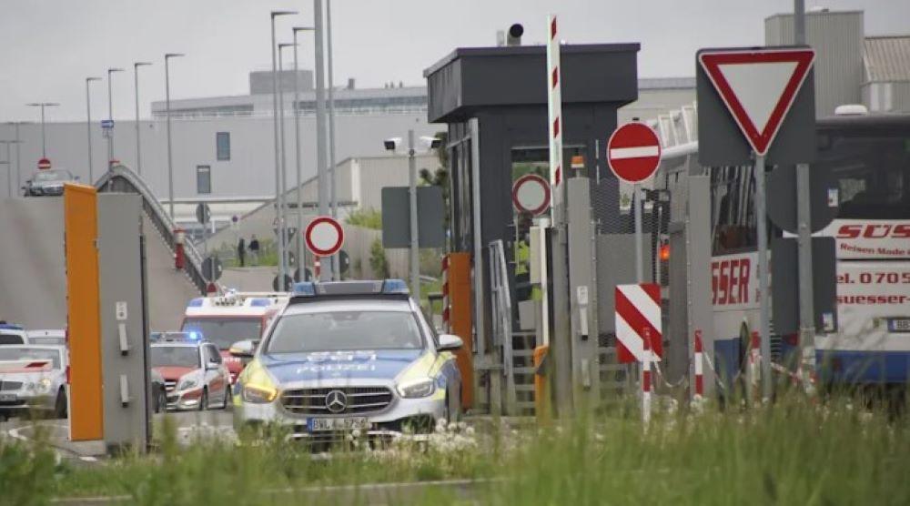 Mutmaßlicher Schütze räumt tödliche Schüsse in Mercedes-Werk ein