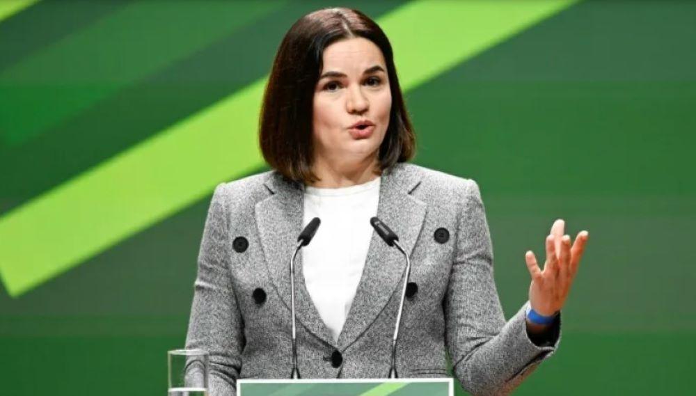 Die belarussische Oppositionsführerin Swetlana Tichanowskaja hat auf dem Grünen-Parteitag in Karlsruhe dazu aufgerufen, in der Unterstützung ihres Landes nicht nachzulassen. Belarussische Oppositionsführerin Swetlana Tichanowskaja auf dem Parteitag der Grünen