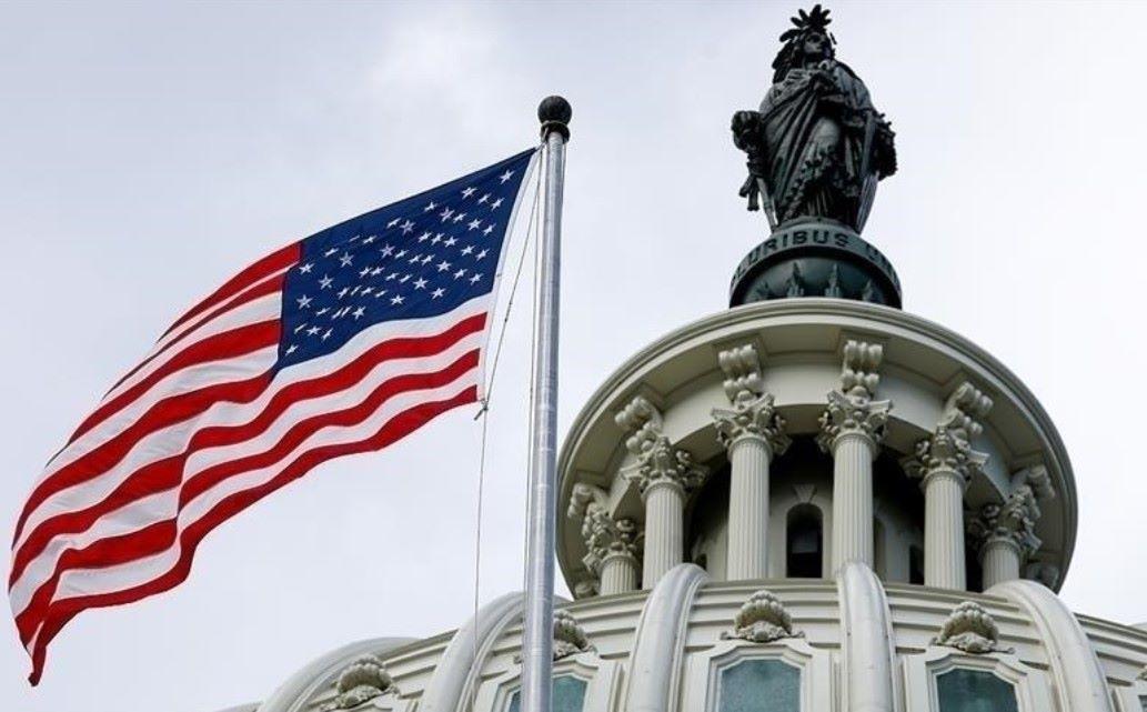 Derzeit kontrollieren die Demokraten 51 von 100 Sitzen im Senat Mehrheit der US-Demokraten im Senat nach angekündigtem Rücktritt eines Senators in Gefahr