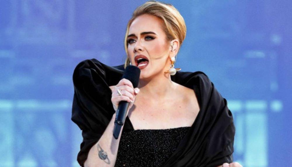 Die Verhandlungen sollen weit fortgeschritten sein: Superstar Adele wird im Sommer 2024 womöglich zehnmal hintereinander auf dem Münchner Messegelände auftreten. Die bayerische Landeshauptstadt wird im kommenden Jahr zum Nabel der Musikwelt – es könnten eine Million Besucher kommen. Dafür gibt es ein paar gute Gründe. Die britische Sängerin Adele