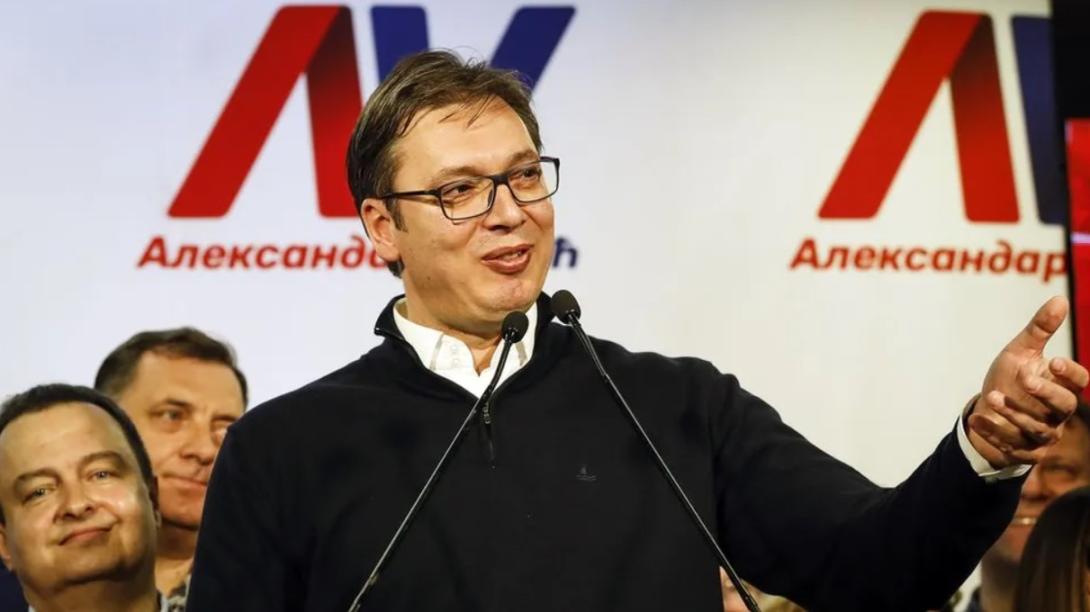 Im Vorfeld der Wahlen äußerte eine Delegation des Europarates ihre Besorgnis über "beispiellose Ausmaße der Schürung von Angst und Angriffen auf die Opposition". Serbiens Präsidenten Aleksandar Vucic