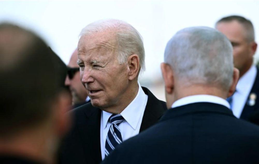 Im Gegensatz zu seinem Vorgänger Donald Trump, der Israel vorbehaltlos unterstützte, hat Biden offen seine Frustration über Premierminister Benjamin Netanyahu und Israels Versäumnis, die Zivilbevölkerung im Gazastreifen zu schützen, zum Ausdruck gebracht, obwohl die USA weiterhin für militärische Versorgung und diplomatischen Schutz sorgen. US-Präsident Joe Biden