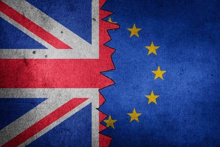 Großbritannien war Ende Januar 2020 aus der EU ausgetreten. Seit dem 1. Januar 2021 ist das Land auch nicht mehr Mitglied der EU-Zollunion oder des Binnenmarkts. Dadurch kam es vor allem zu Beginn teils zu erheblichen Verzögerungen im Handel. Drei Jahre Brexit: Probleme und Sorgen für die Wirtschaft