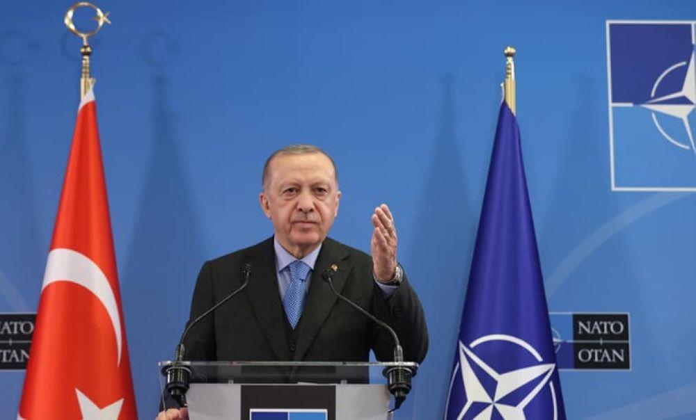 Recep Tayyip Erdogan lässt Schweden seit mehr als einem Jahr zappeln, wenn es um den Beitritt zur Nato geht. Der türkische Präsident wirft dem Land vor, bei Sicherheitsbelangen der Türkei nicht ausreichend zu kooperieren. Jetzt schlägt er einen Deal vor, an den er seine Zustimmung knüpfen will. Der türkische Präsident Recep Tayyip Erdogan