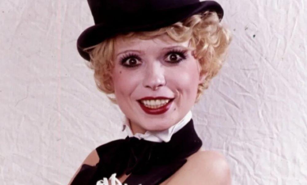 "Dann mach' ich mir 'nen Schlitz ins Kleid und find' es wunderbar": Mit "Klimbim" wurde Ingrid Steeger in den 70er-Jahren zum beliebten TV-Star. Die Schauspielerin starb nun im Alter von 76 Jahren. Der 70er-Comedy-Serie "Klimbim" verdankte sie den Ruf als Ulknudel, damals zählte Ingrid Steeger zu den beliebtesten TV-Stars des Landes. Jetzt ist die Schauspielerin im Alter von 76 Jahren gestorben.