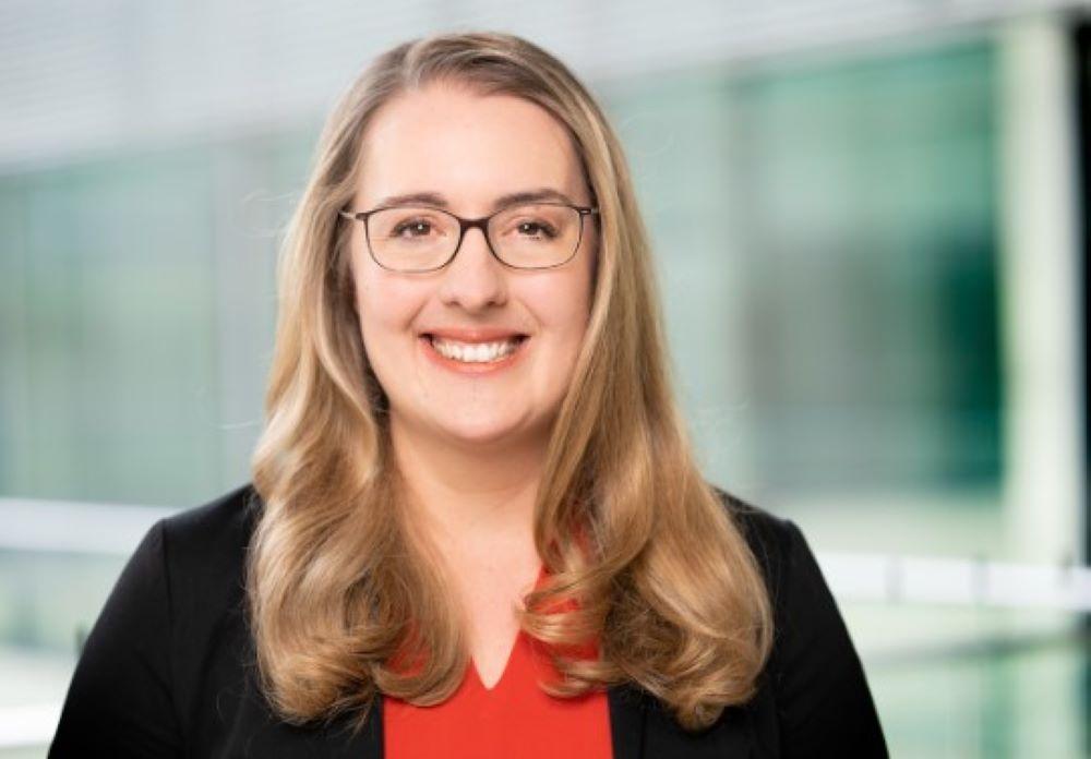 In der Haushaltskrise lehnt Grünen-Bundestagsfraktionschefin Katharina Dröge Kürzungen beim Bürgergeld ab. Grünen-Fraktionschefin Dröge gegen Kürzungen beim Bürgergeld