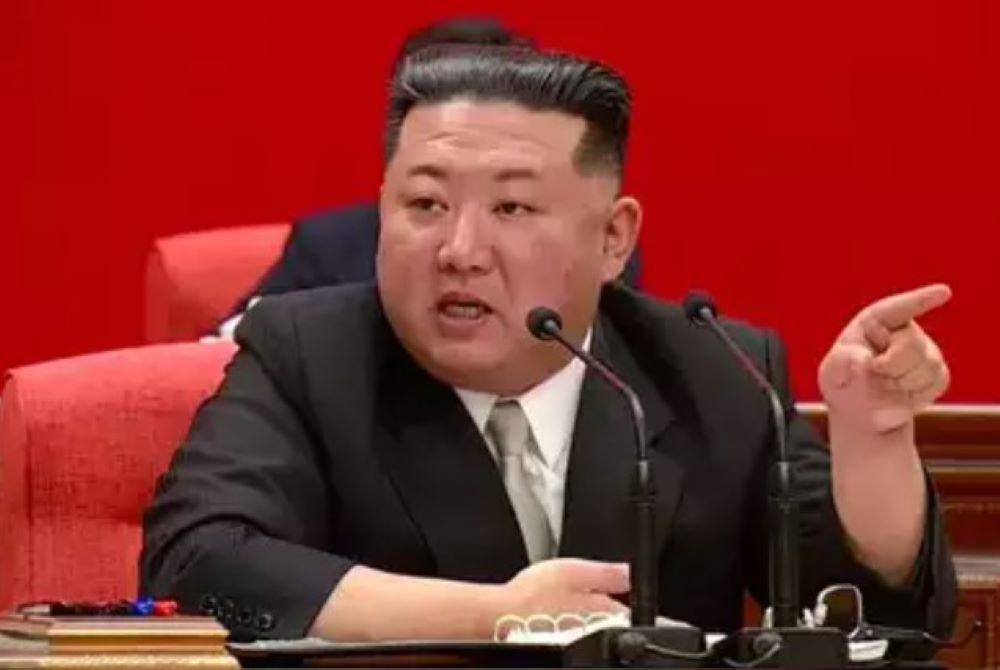 In Anwesenheit von Machthaber Kim Jong Un hat die in Nordkorea herrschende Arbeiterpartei ein wichtiges Jahresendtreffen begonnen. Kim bezeichnete 2023 dabei als Jahr des "großen Wandels". Nordkoreas Machthaber Kim Jong Un